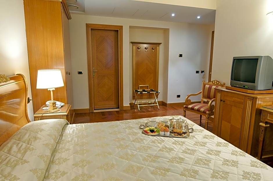 Photo 1 of 10 of Double Room
