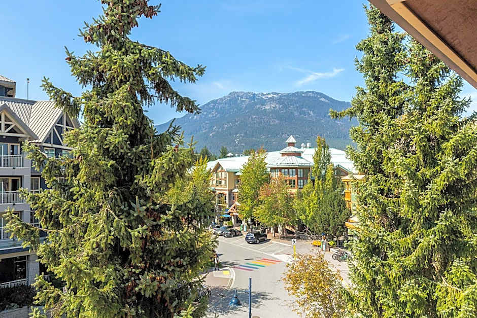 Tyndall Stone Lodge by Whiski Jack