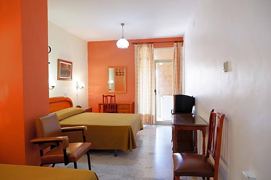 Photo 1 sur 6 de Triple Room