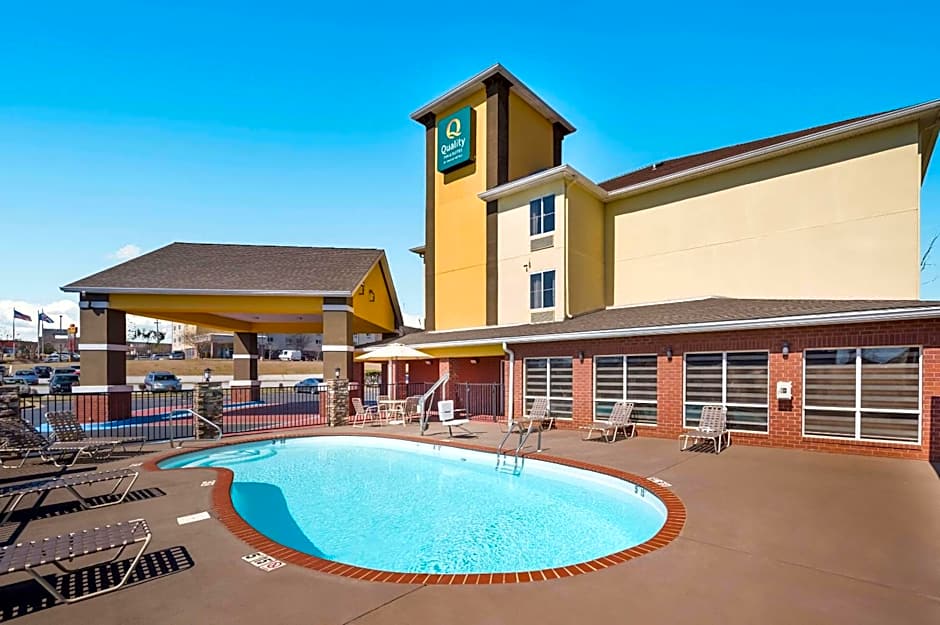 Quality Inn & Suites Huntsville Research Park Area