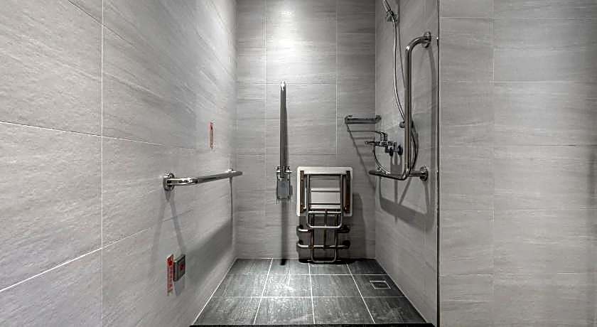 CHECK inn Express Taichung Fuxing