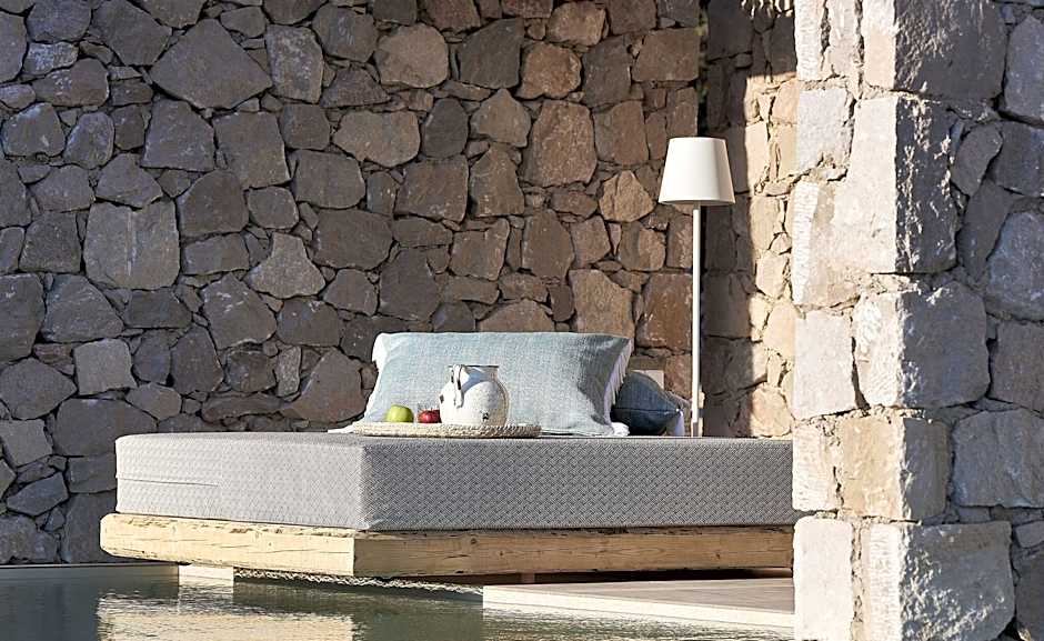 Artemis Deluxe Rooms