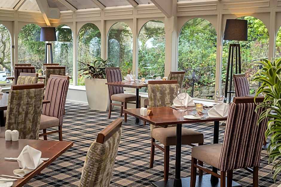 B/W Plus Buxton Lee Wood Hotel