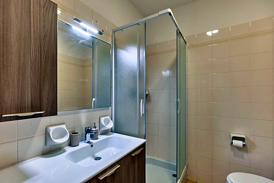 Lydie apt. exclusive holigarda