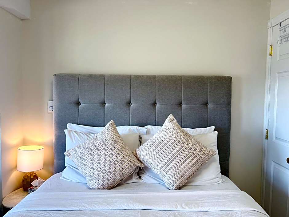 Lee's Ocean Peek B & B
