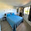 Baycourt Lakefront Motel