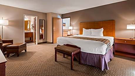 King Suite with Sofa Bed and Balcony - Non-Smoking