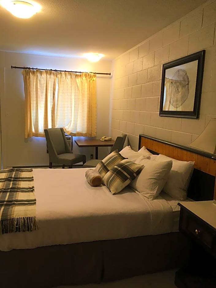 Christina Lake Motel and RV Park