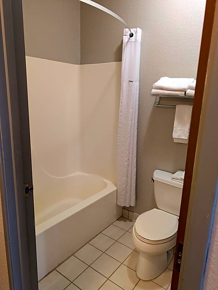 Days Inn & Suites by Wyndham Castle Rock