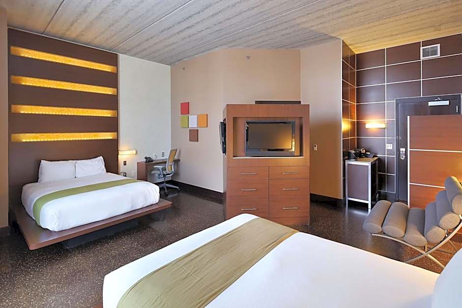 Tulyp, Tapestry Collection by Hilton