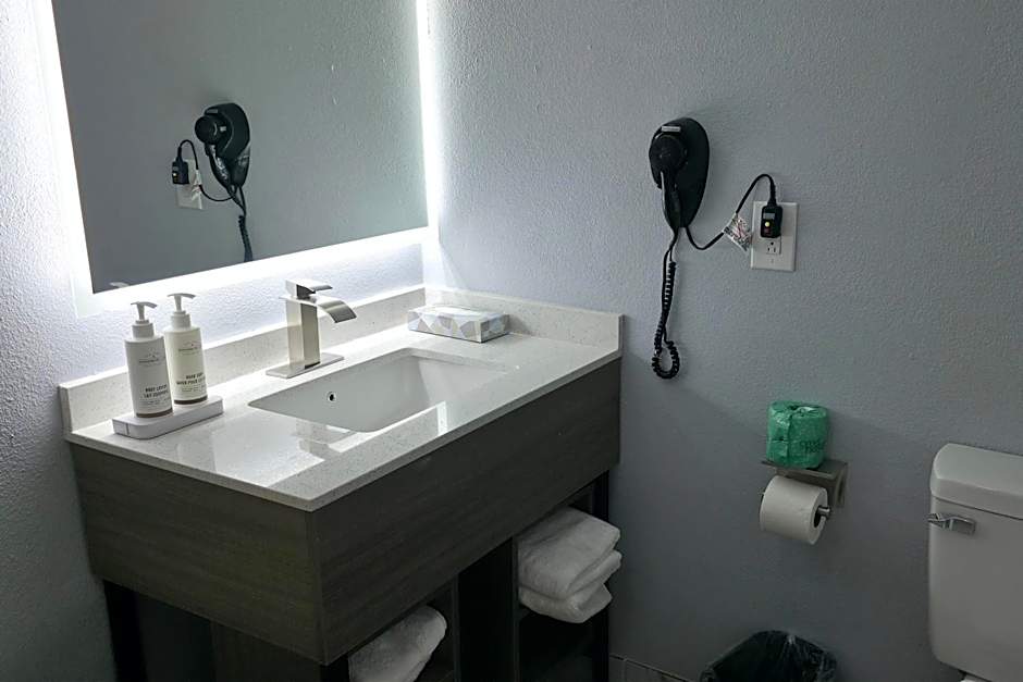 Baymont by Wyndham Louisville Southwest