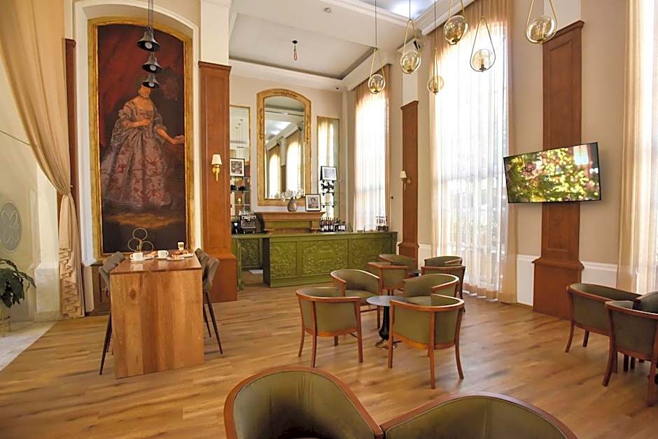 Plaza Camelinas Hotel