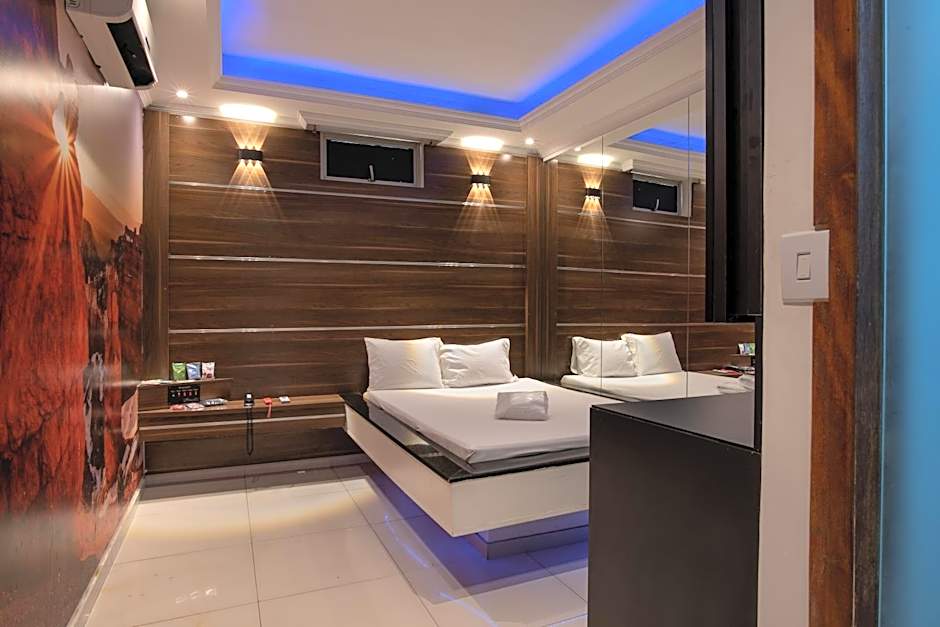 Motel Fantasy 2 (Adult Only)