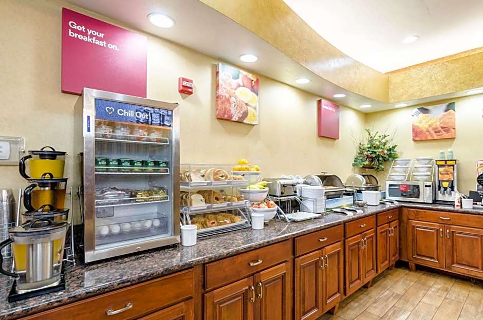 Comfort Suites Salina South