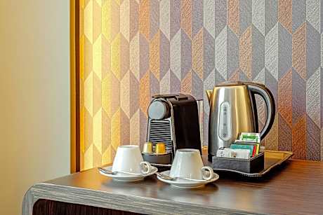 Garden, Suite, 1 King, Sofa bed, Balcony