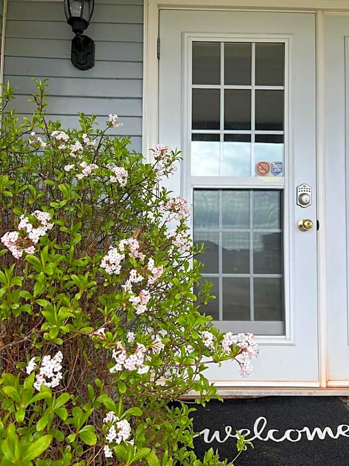 Lee's Ocean Peek B & B