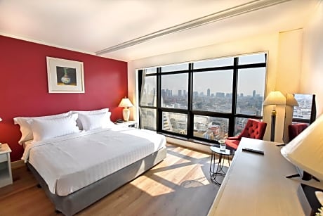 Superior River View King Room