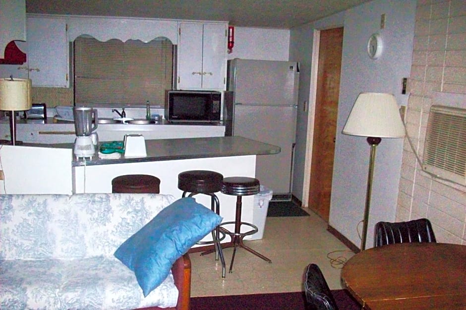 Hilander Motel