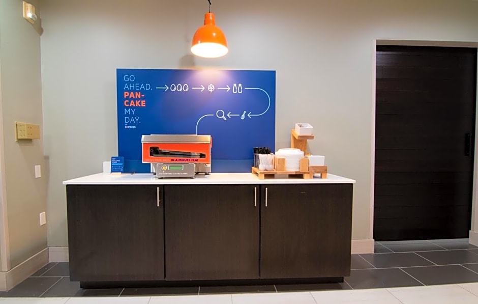 Holiday Inn Express & Suites - Indianapolis Northwest by IHG