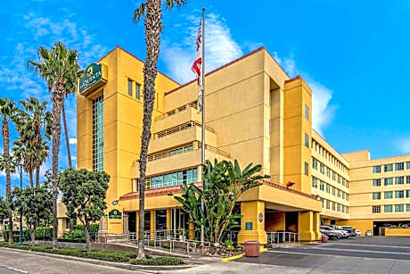La Quinta Inn & Suites by Wyndham Anaheim Disneyland