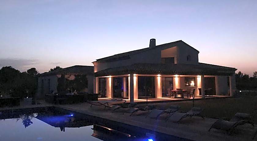 Villa Otilia-Bed and Breakfast-Chambres d'hotes en Provence