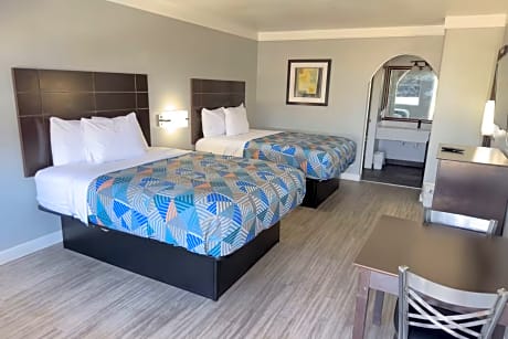 1 King Bed Mobility Accessible Room Roll-In Shower Non-Smoking