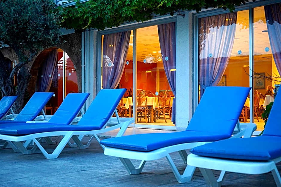 Green Bungalows Hotel Apartments