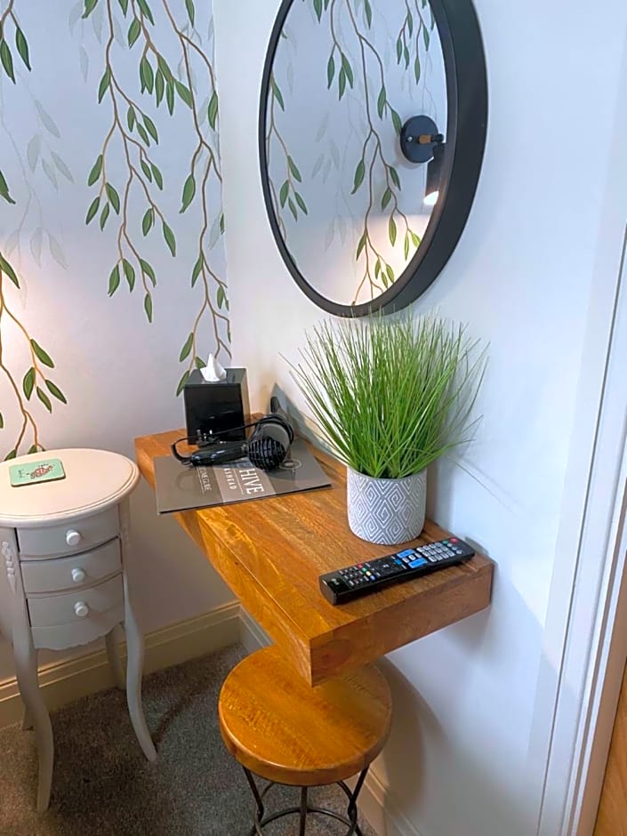 The Hive at Poppi-Red