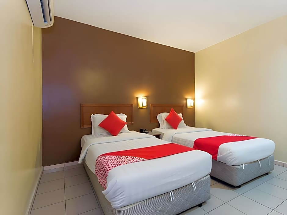 Super OYO 473 Comfort Hotel 2