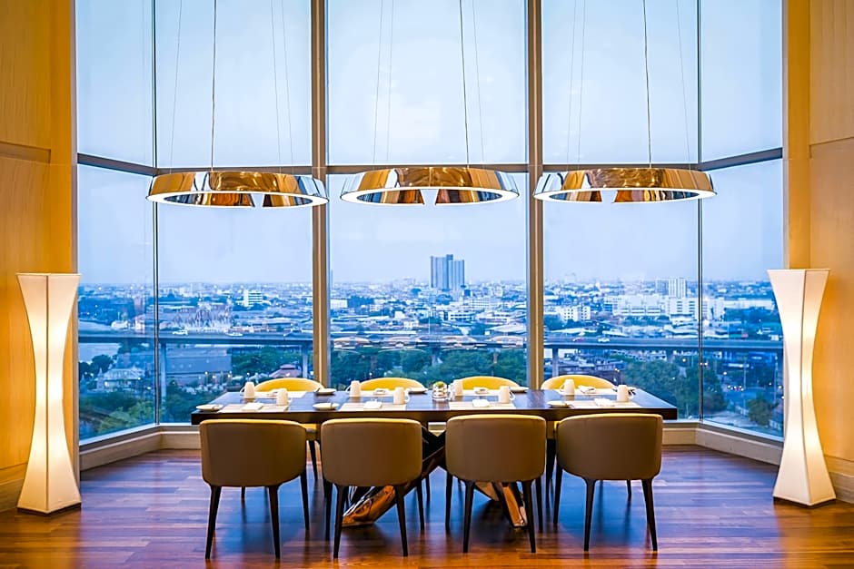 Avani Riverside Bangkok Hotel