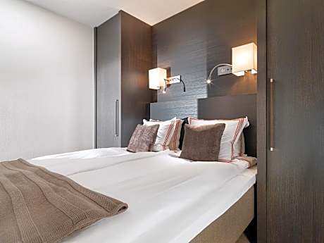 Standard Apartment with Courtyard Views (Pool not included)