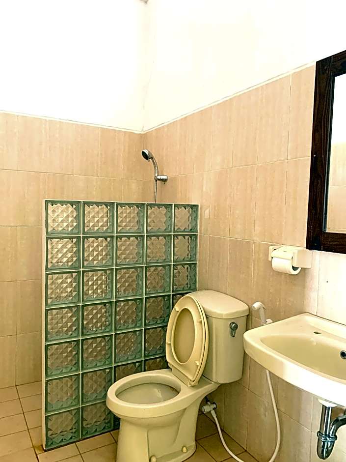 Arys Lagoon Bungalow & Hotel