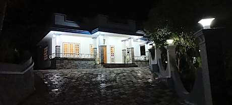 FOREST CASTLE HOMESTAY