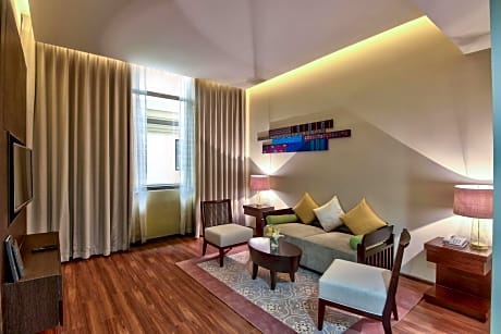 King One Bedroom Suite-Lounge Access