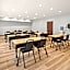 Home Inn & Suites Regina Airport