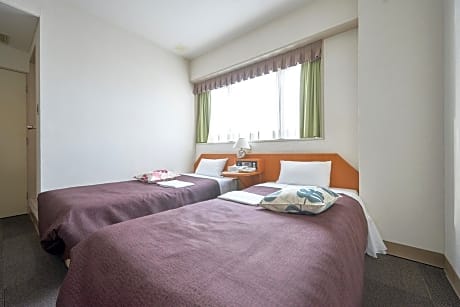 Twin Room - Non-Smoking