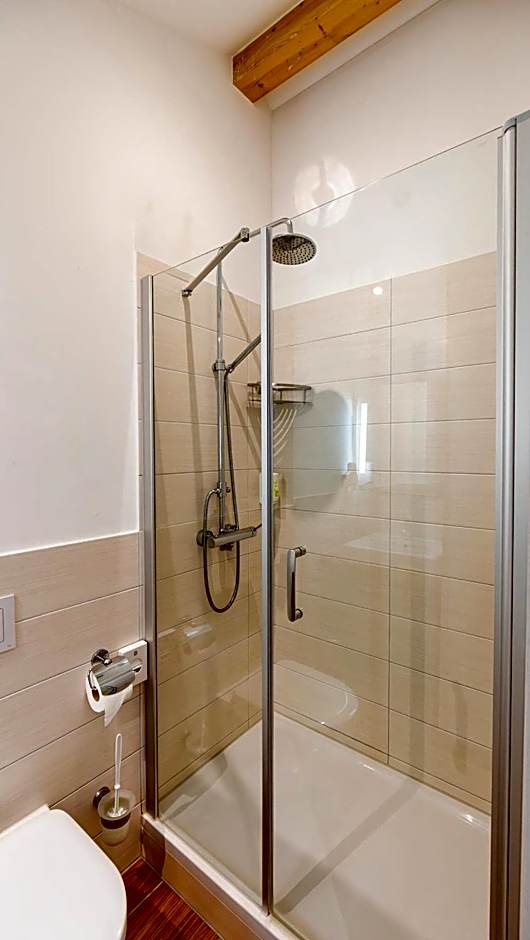 Luna Sleeping Buttenwiesen