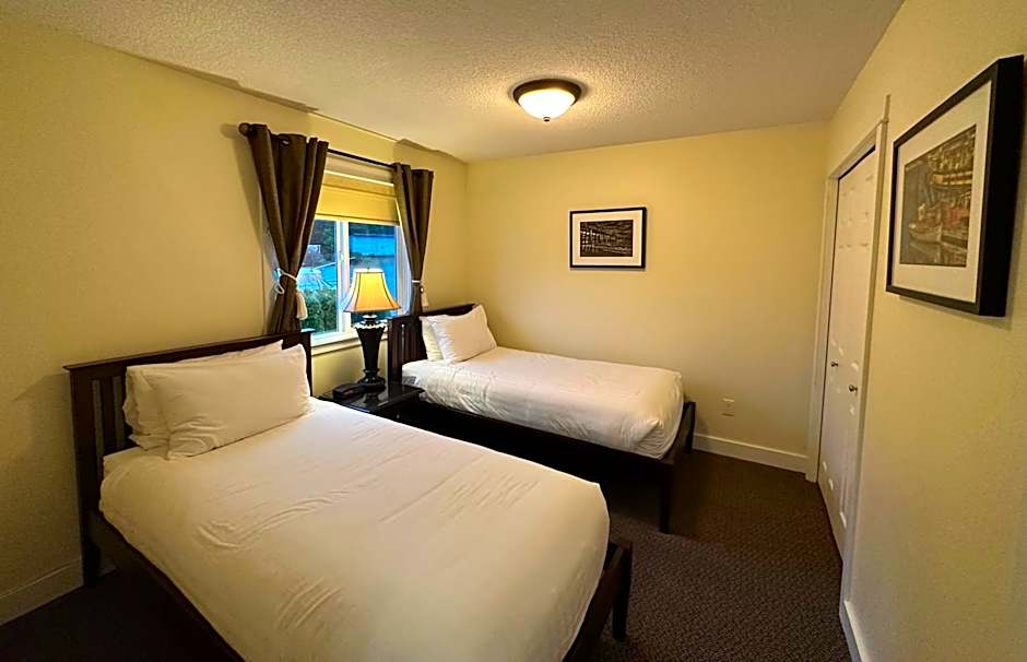 Bayshore Waterfront Inn