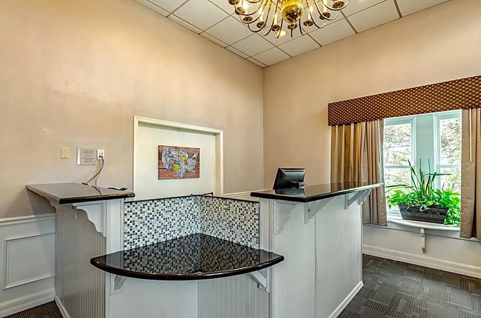 Econo Lodge Inn & Suites Radford-Blacksburg Area