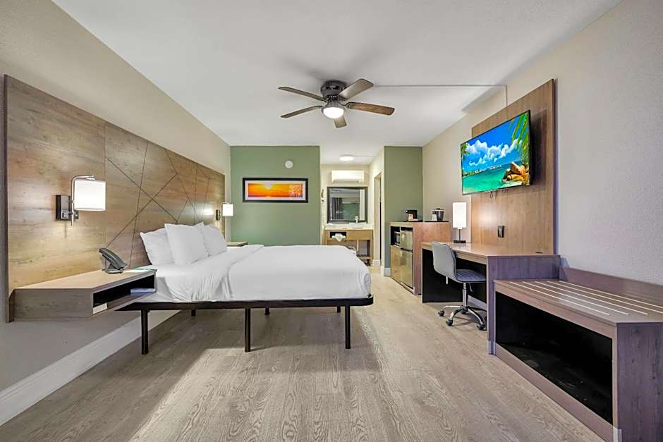 Quality Inn & Suites Airport/Cruise Port Hollywood