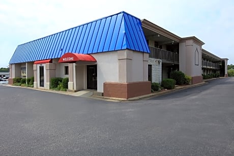 Americas Best Value Inn North Capital