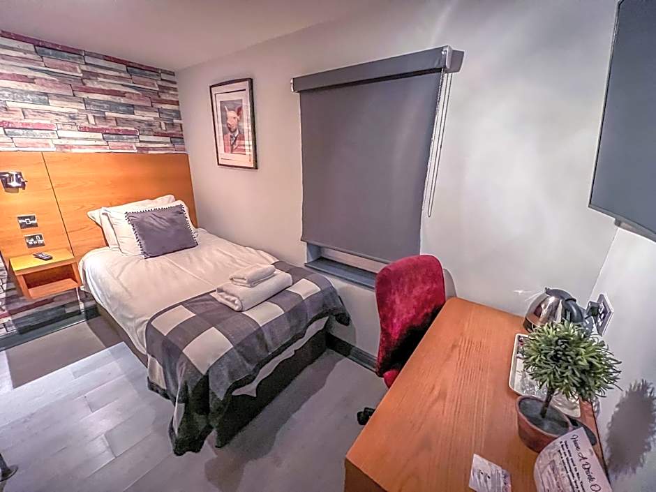 Twenty Hotel and Bar