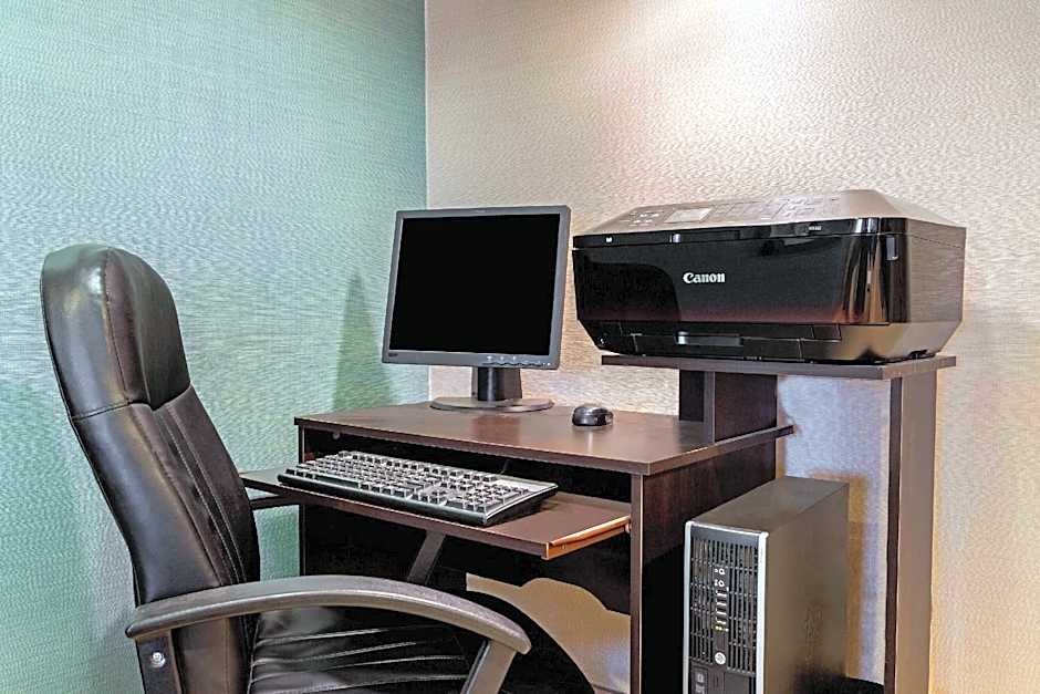 La Quinta Inn & Suites by Wyndham Frankfort