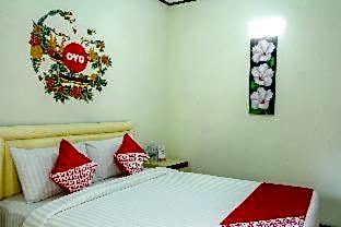 RedDoorz near Cikole Lembang