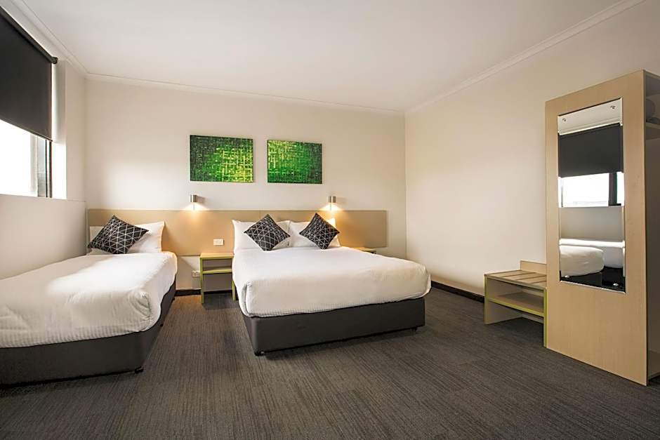 Nightcap at St Albans Hotel