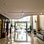 Le Centre Hotel