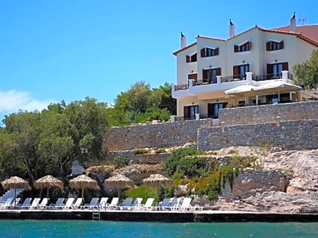 Kekrifalia Hotel