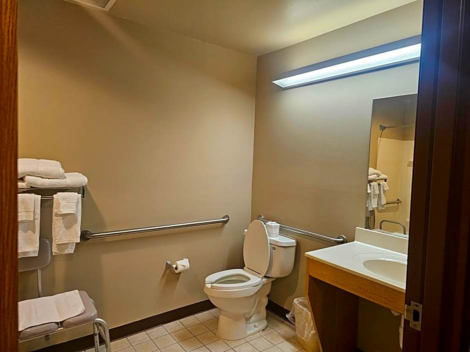 Super 8 by Wyndham Ava