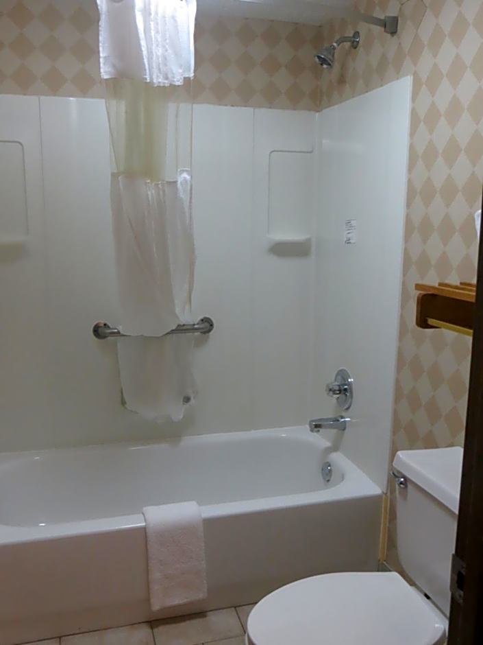 Econo Lodge North