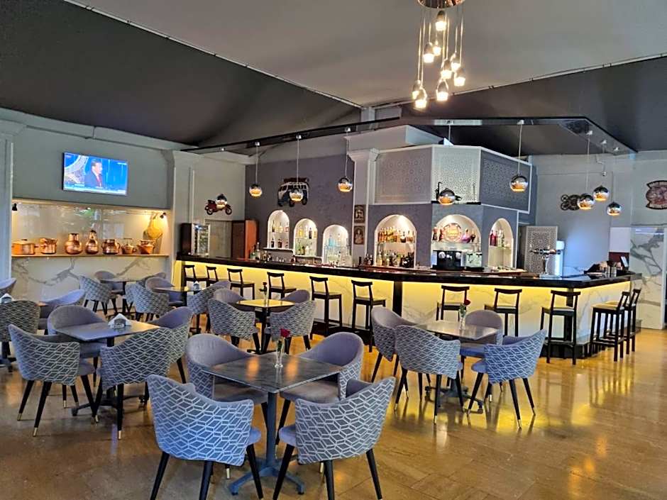 El Oumnia Puerto & Spa